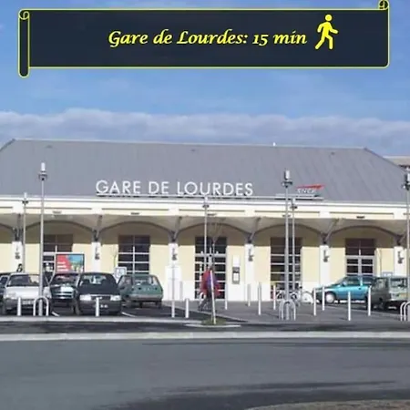 L'authentique *studio *parking Prive* *wifi*calme アパート